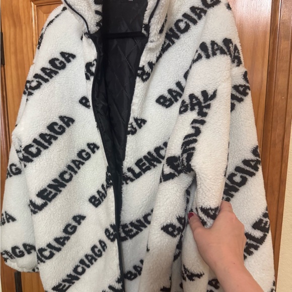 Meet your Posher, Emily - Picture 6 of 6